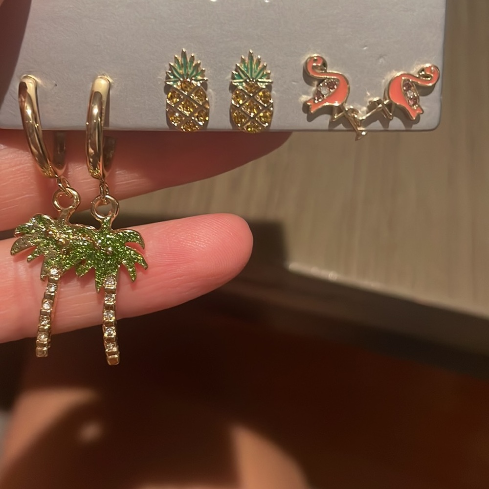 Earrings - Picture 5 of 6